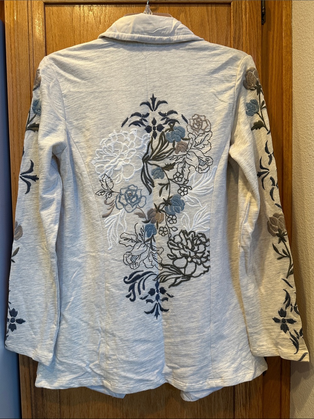 Chico's Cream Floral Embroidered Open Cardigan Shawl Collar with Ties Size 1 M